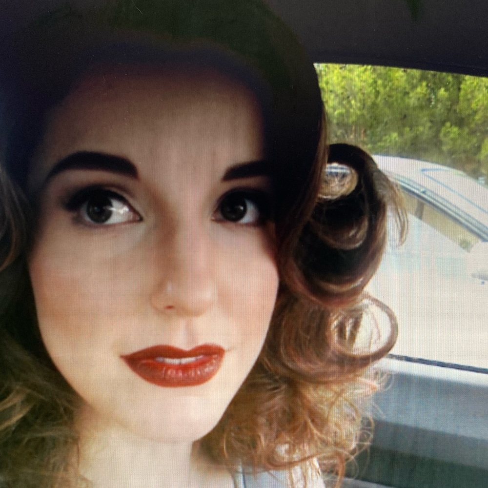 Meet your Posher, Nicole